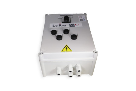 Coffret de commande pour  4 treuils électriques