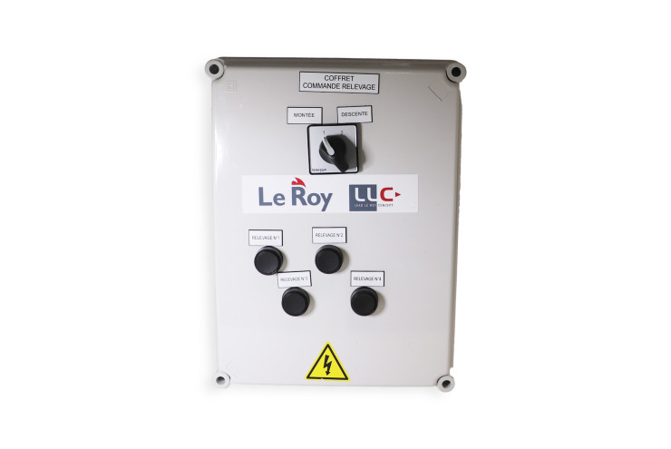 Coffret de commande pour  4 treuils électriques